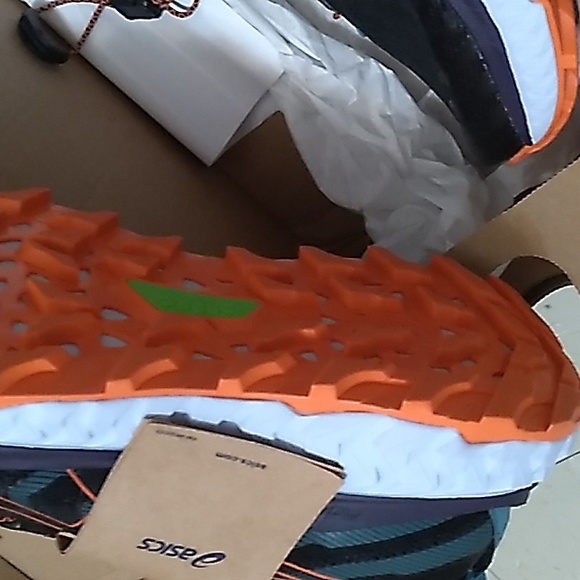 ASICS Running Shoes 8 RUNS SMALLER TRUE 7.5 - Picture 2 of 14